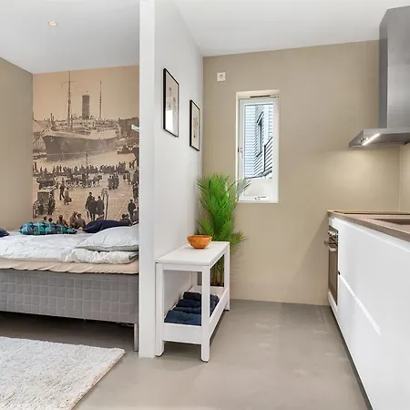 101 Apartment *